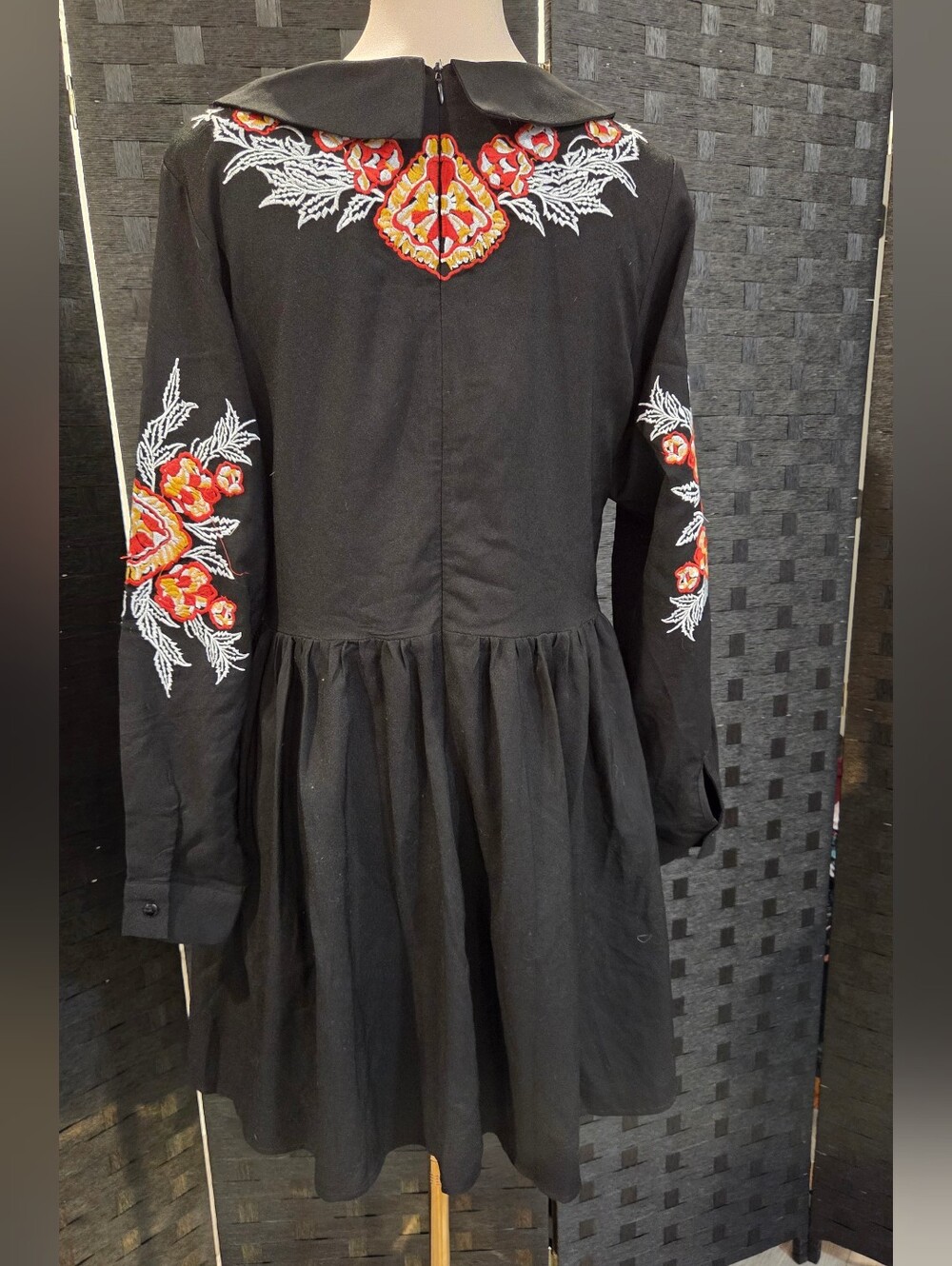 NWT Black Floral Embroidered Boho Long Sleeve Smock Mini Dress Small - Picture 7 of 15